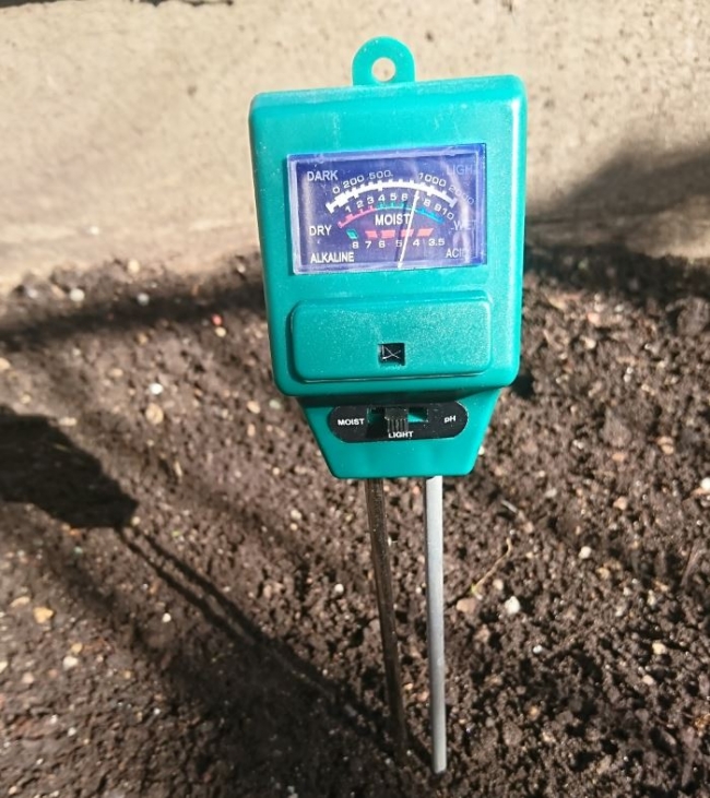 McGregor's 3 in 1 soil tester